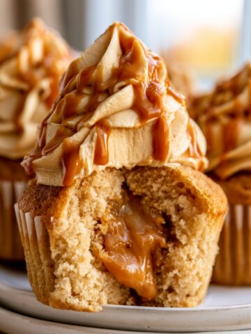 Easy Dulce de Leche Cupcakes Recipe 1 Moist dulce de leche cupcakes filled with gooey caramel, topped with caramel buttercream and dulce de leche drizzle